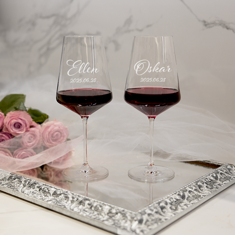 Vinglas med gravyr 2 st