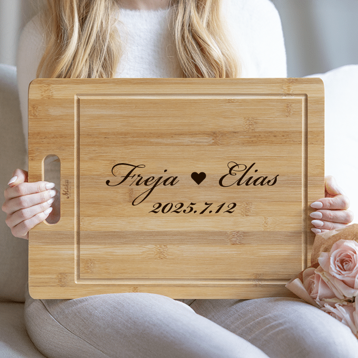 Skärbräda med gravyr – Förlovningspresent