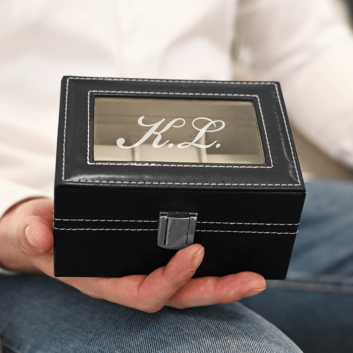 Klocklåda med gravyr