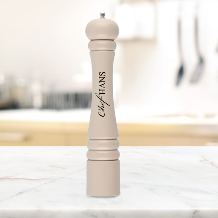 Kryddkvarn med gravyr – Present till en kock