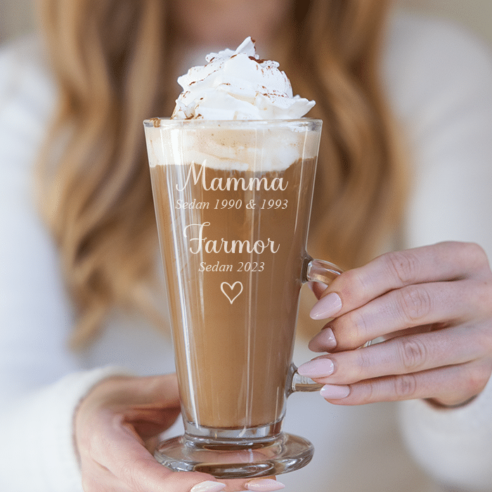 Kaffeglas med gravyr – Mamma, farmor & mormor