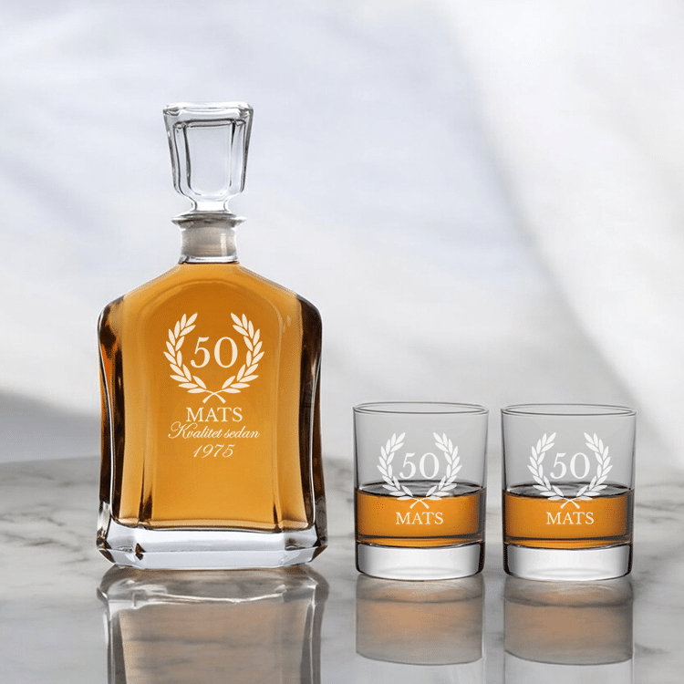 Karaff och glas med gravyr, lagerkrans