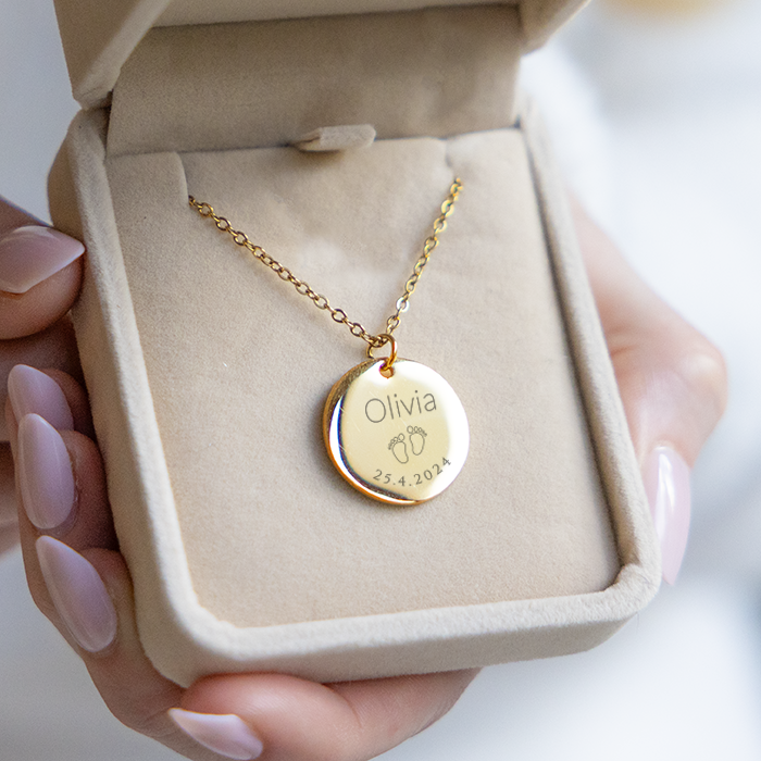 Smycke med gravyr, fotspår - Bild 2