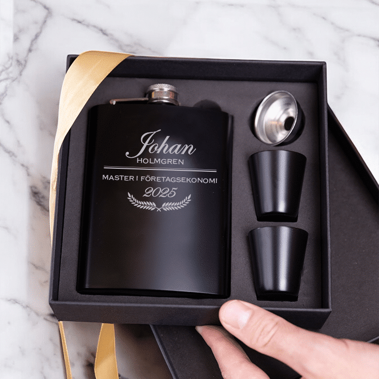 Fickplunta med gravyr – Examenspresent