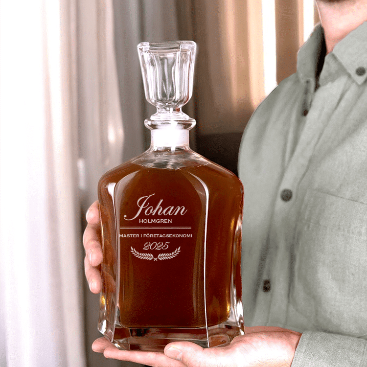 Whiskykaraff med gravyr – Examenspresent