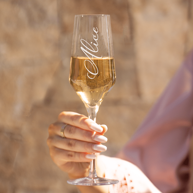 Champagneglas med gravyr – Present till brudtärna