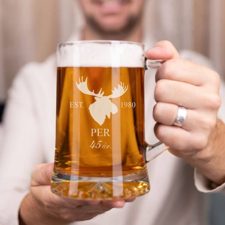 Ölsejdel med gravyr, älg