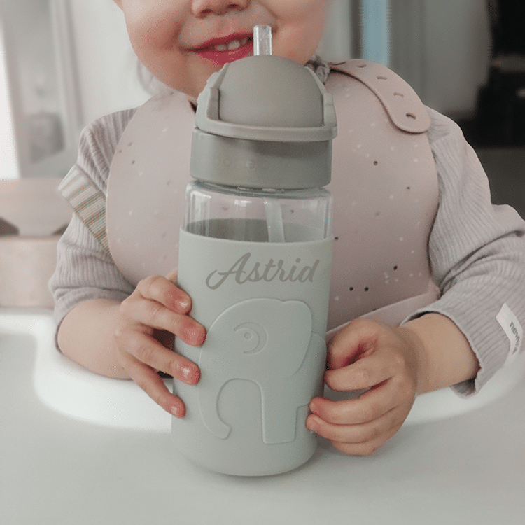 Done by Deer-dricksflaska med namn – Present till barn