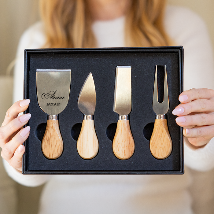 Ostknivar med gravyr