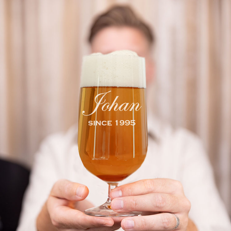 Ölglas med gravyr, egen text – 30-årspresent