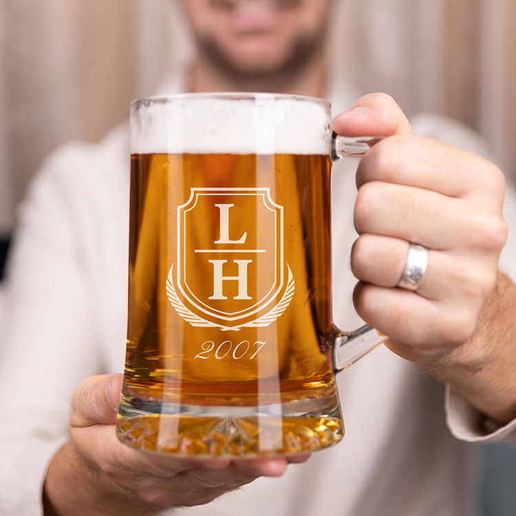 Ölsejdel med gravyr, initialer – 18-årspresent