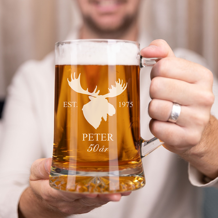 Ölsejdel med gravyr, älg, 50-årspresent