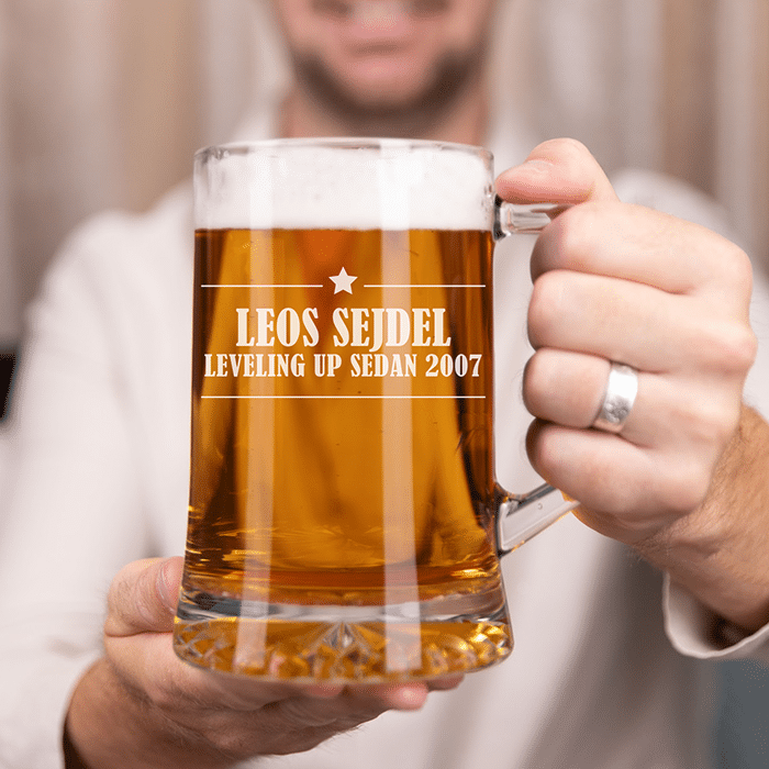 Ölsejdel med gravyr – 18-årspresent