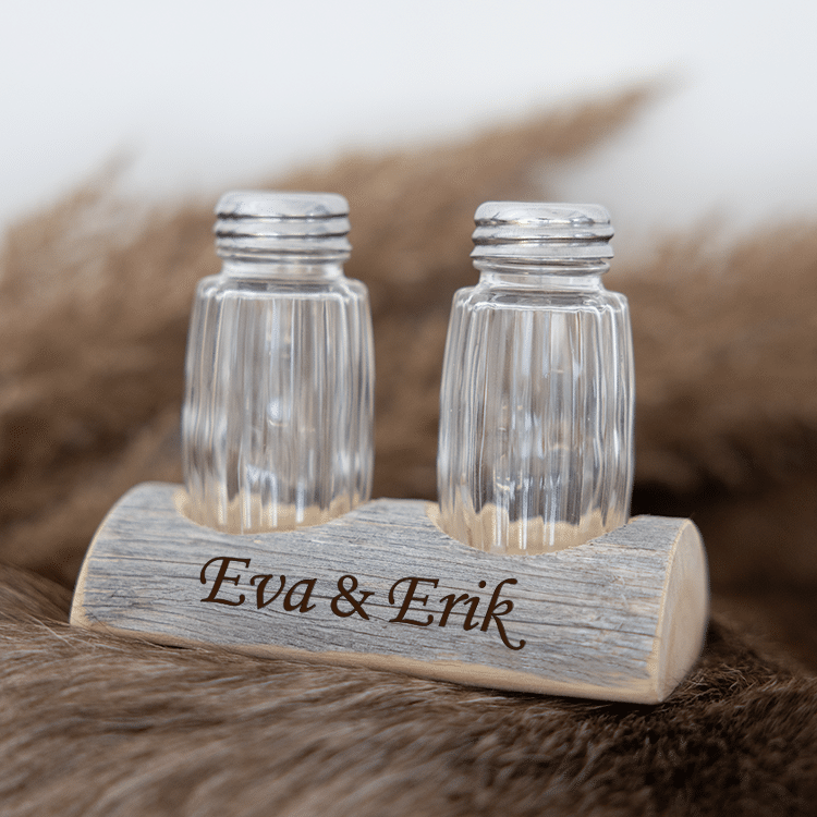 Salt- och pepparströare i kådträställ