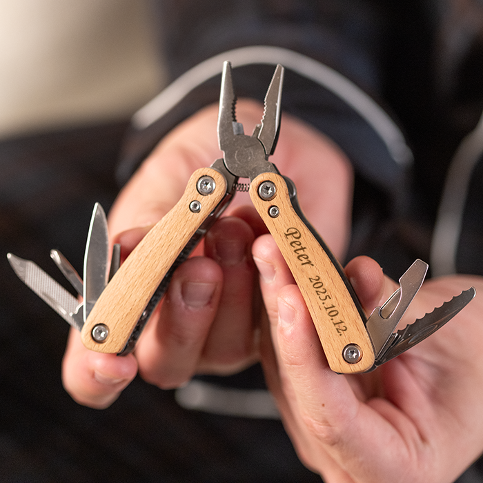 Multiverktyg med gravyr