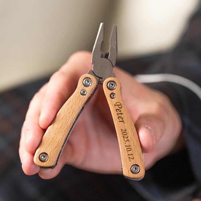 Multiverktyg med gravyr - Bild 2