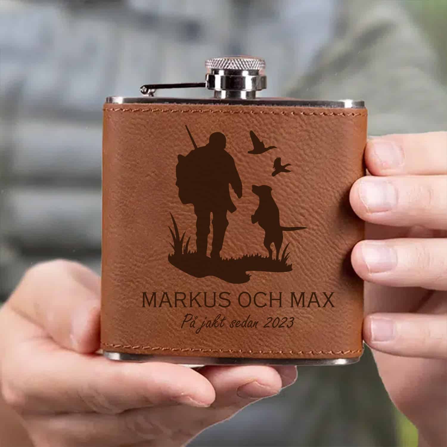 Fickplunta med gravyr, jakt