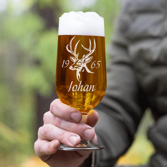 Ölglas med gravyr, eget viltmotiv