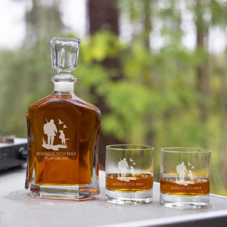 Whiskykaraff och -glas med gravyr, jakt