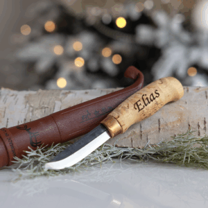 En kniv med gravyr är den bästa julklappen för en friluftsmänniska.