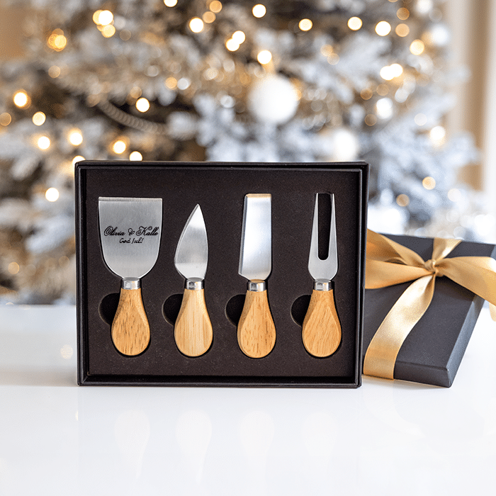 Ostknivar med gravyr – Jul