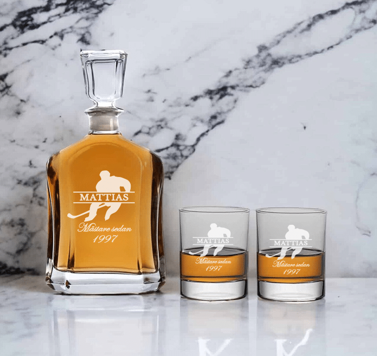 Whiskykaraff och -glas med gravyr, ishockey