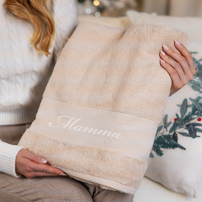 High-end badhandduk med namn, 100 x 150 cm, beige, jul mamma