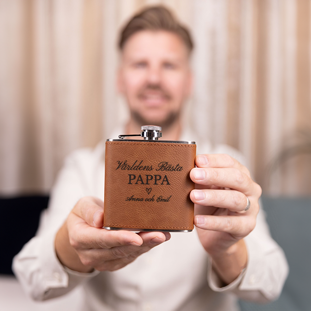 Fickplunta med gravyr – Pappa - Bild 2