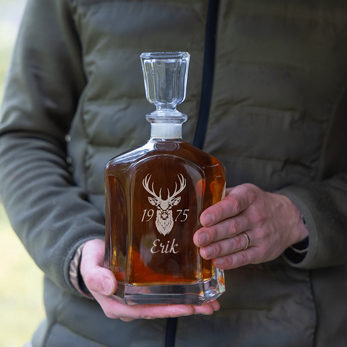 Whiskykaraff med gravyr, eget viltmotiv