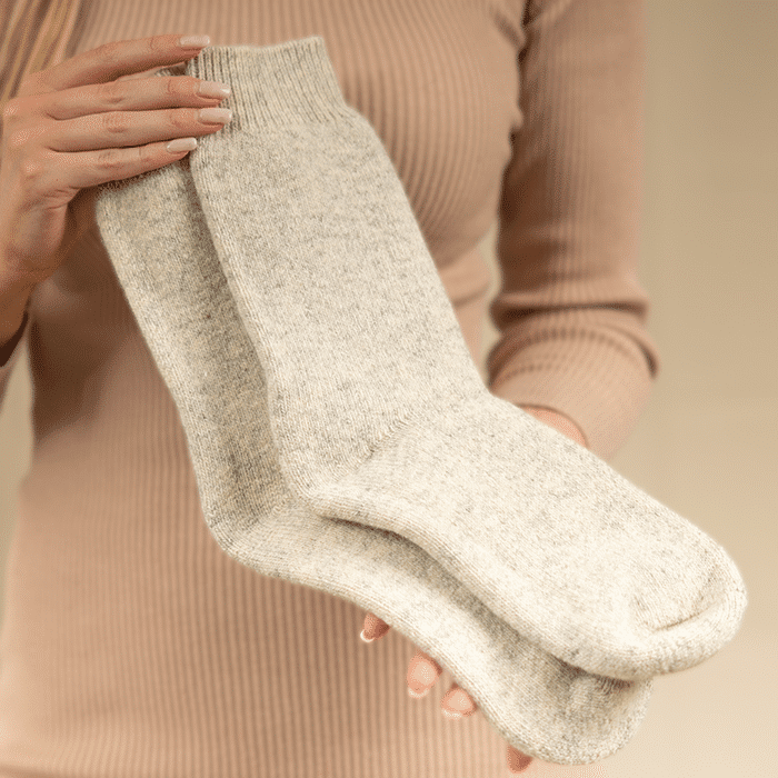 Kåsa med gravyr och merinostrumpor - Bild 4