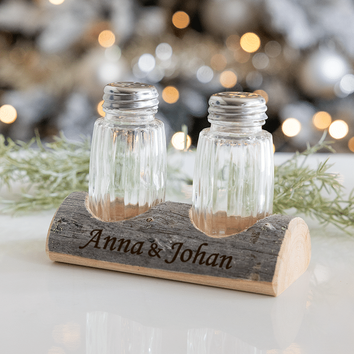 Salt- och pepparströare i torrfuruställ med gravyr – Jul