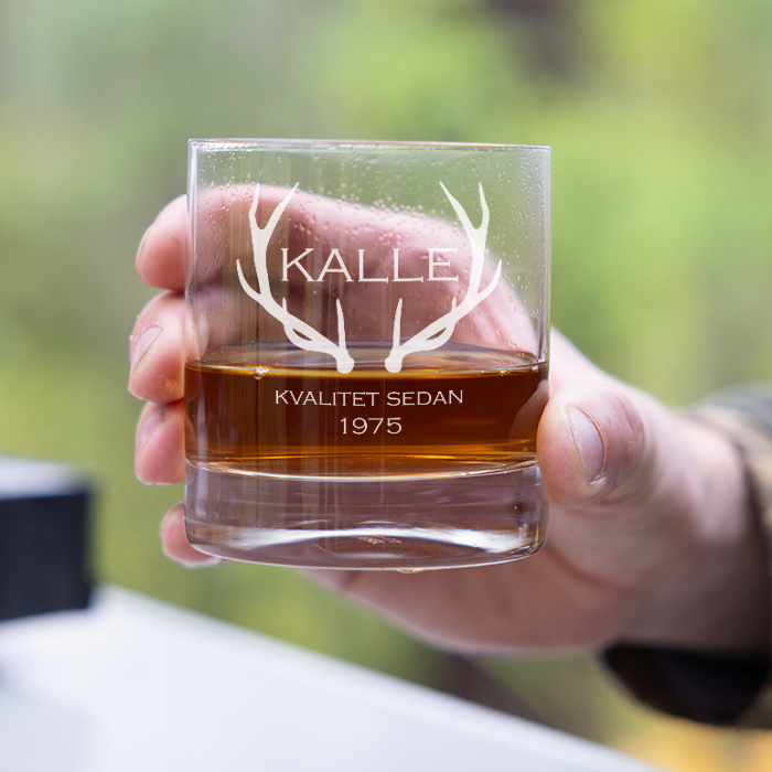 Whiskyglas med gravyr, horn