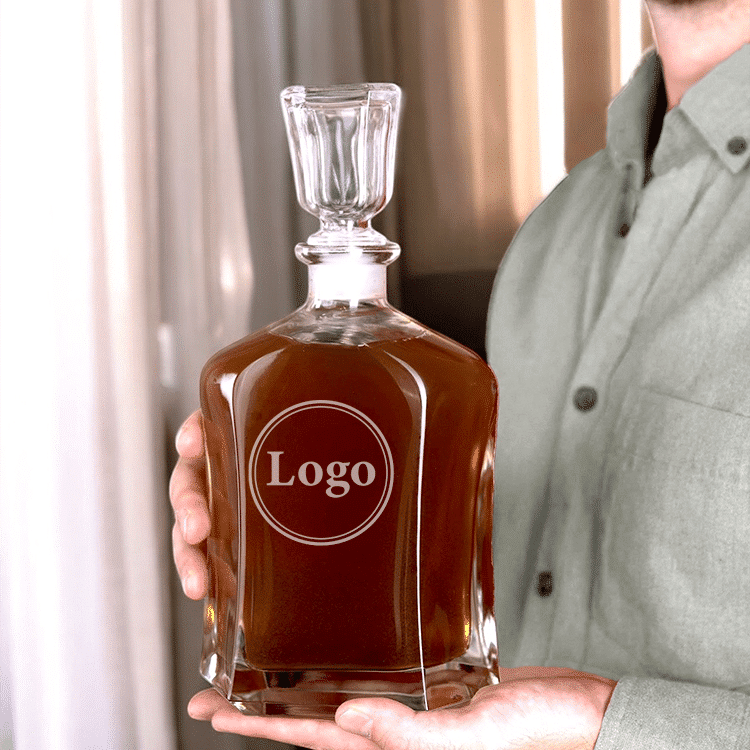Whiskykaraff med logotyp, företagsgåva
