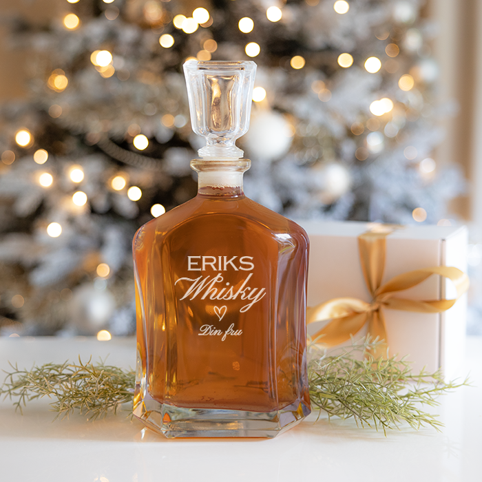 Whiskykaraff med gravyr – Jul