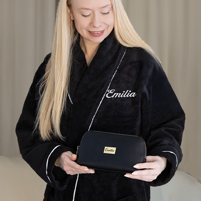 Deluxe badrock och necessär med namn